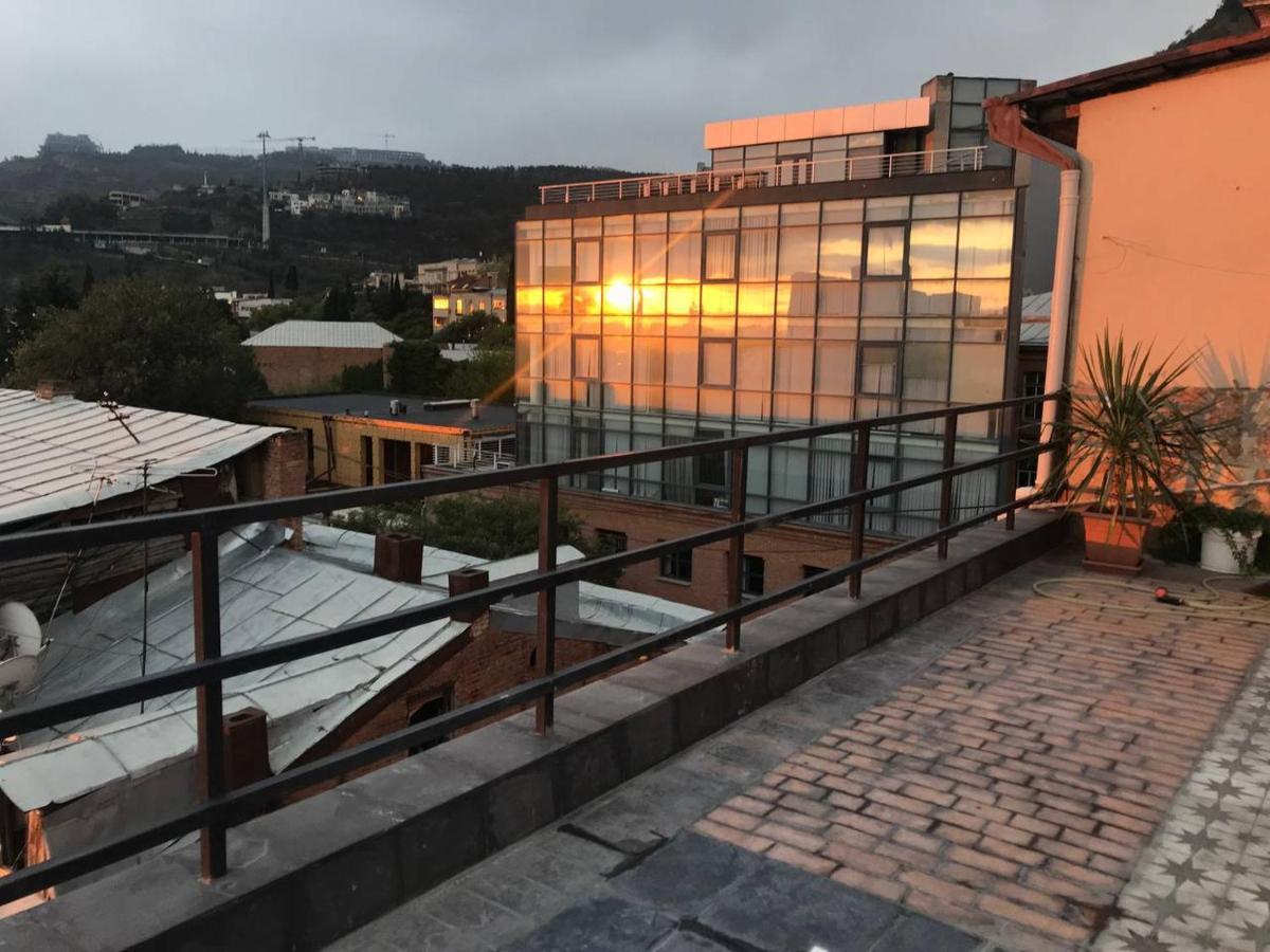Diwan Hostel Tbilisi Exterior photo