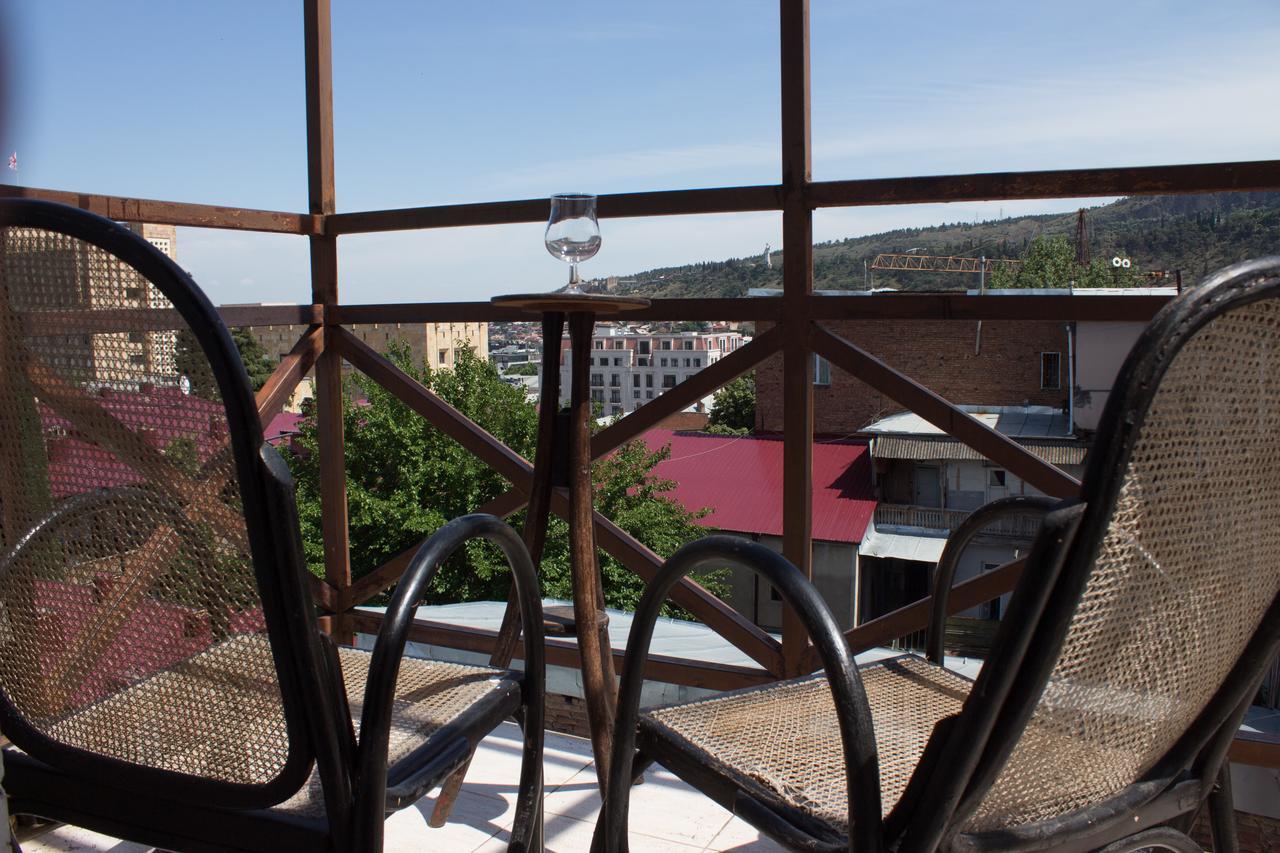 Diwan Hostel Tbilisi Exterior photo