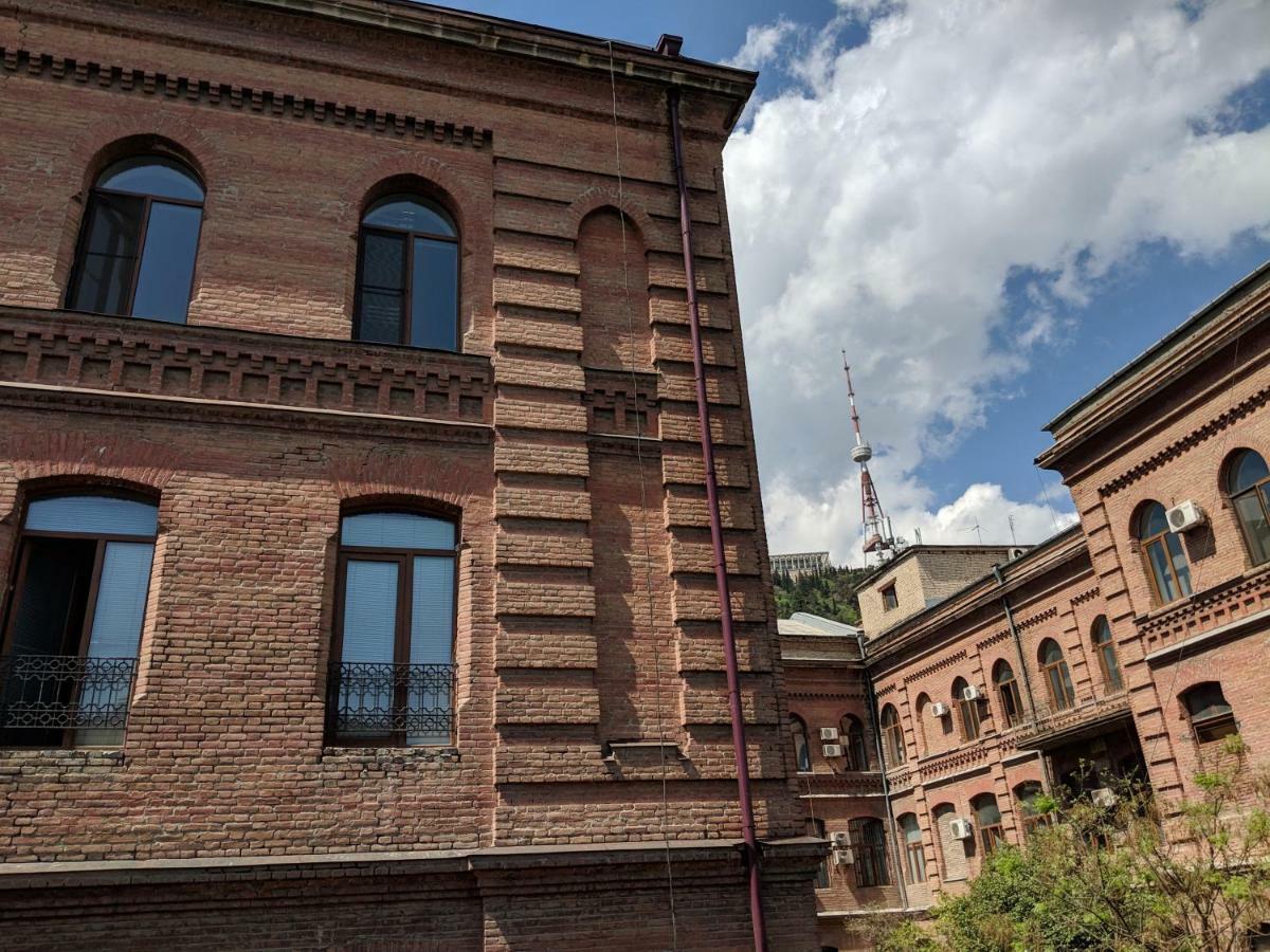 Diwan Hostel Tbilisi Exterior photo